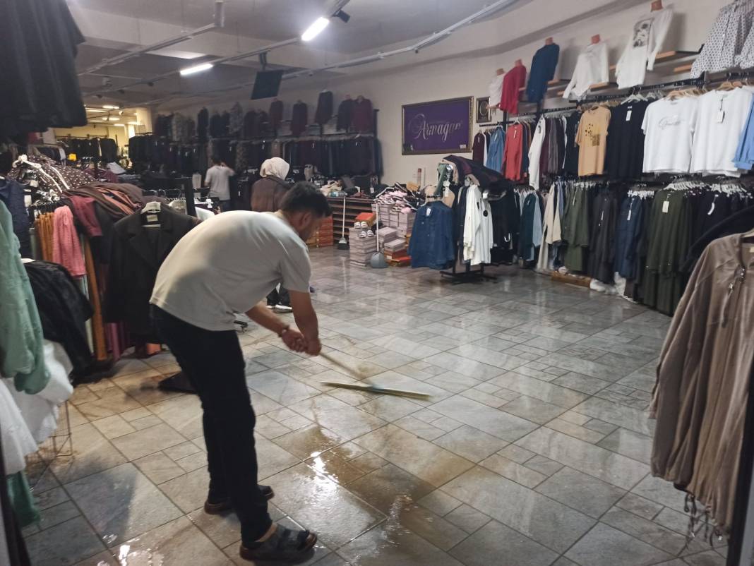 Seydişehir'de afet! İlçeyi sel götürdü, dolu vurdu 3